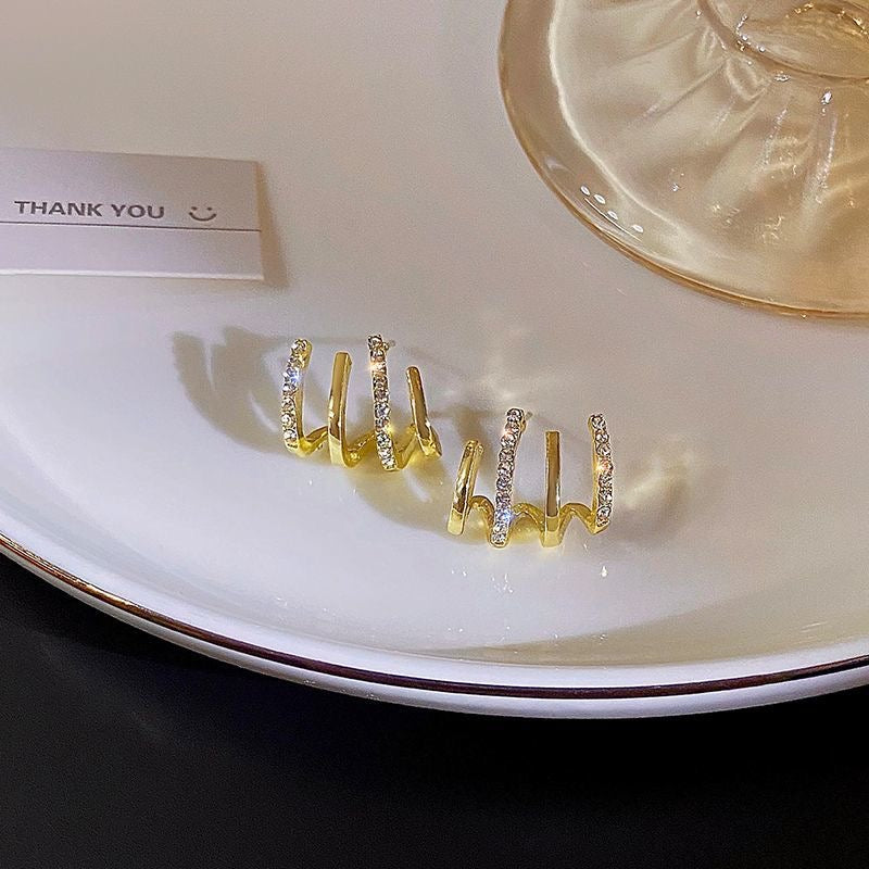 KOREAN CLASSY EARRINGS - golden