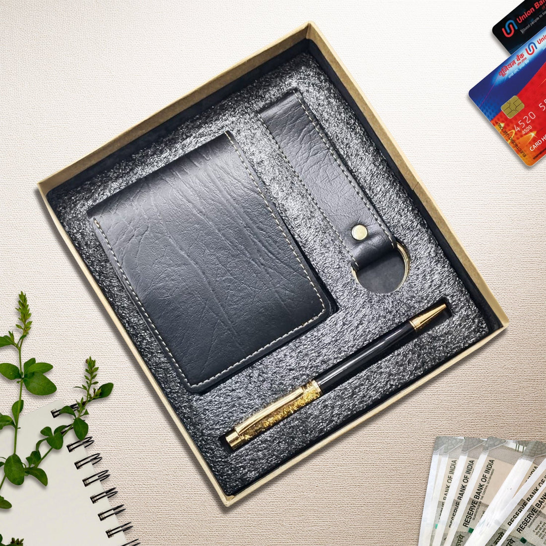 Personalized Men's Leather Wallet & Keychain with Name & Charm.